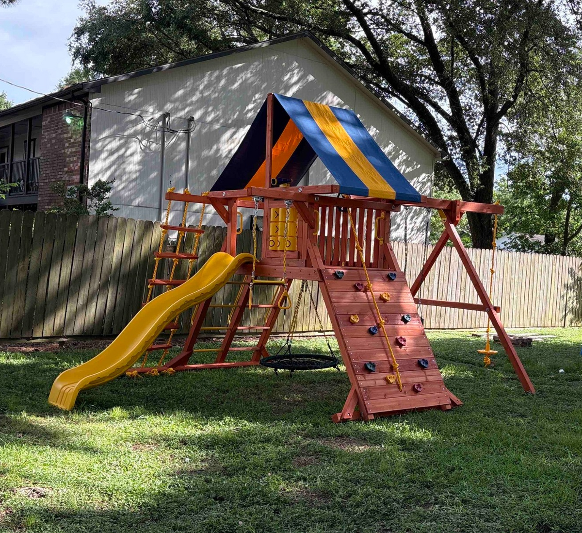 Parrot Island Playcenter w/ BYB Tarp and Yellow Wave Slide